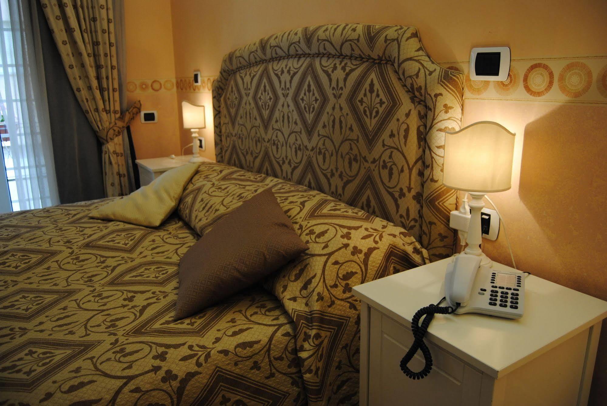 Il Colonnato Bed & Breakfast Rome Bagian luar foto